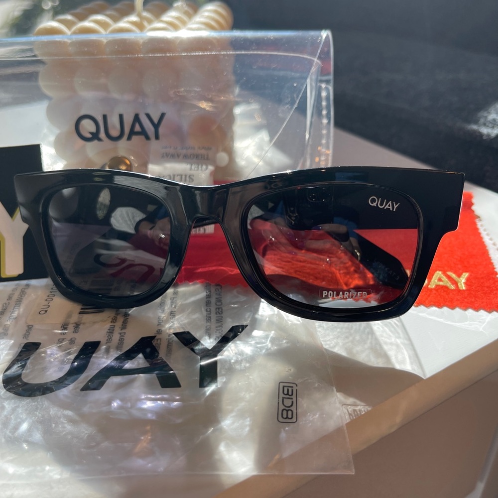 QUAY AUSTRALIA Makin Moves In Black/Smoke 100% Polarized - Picture 11 of 13